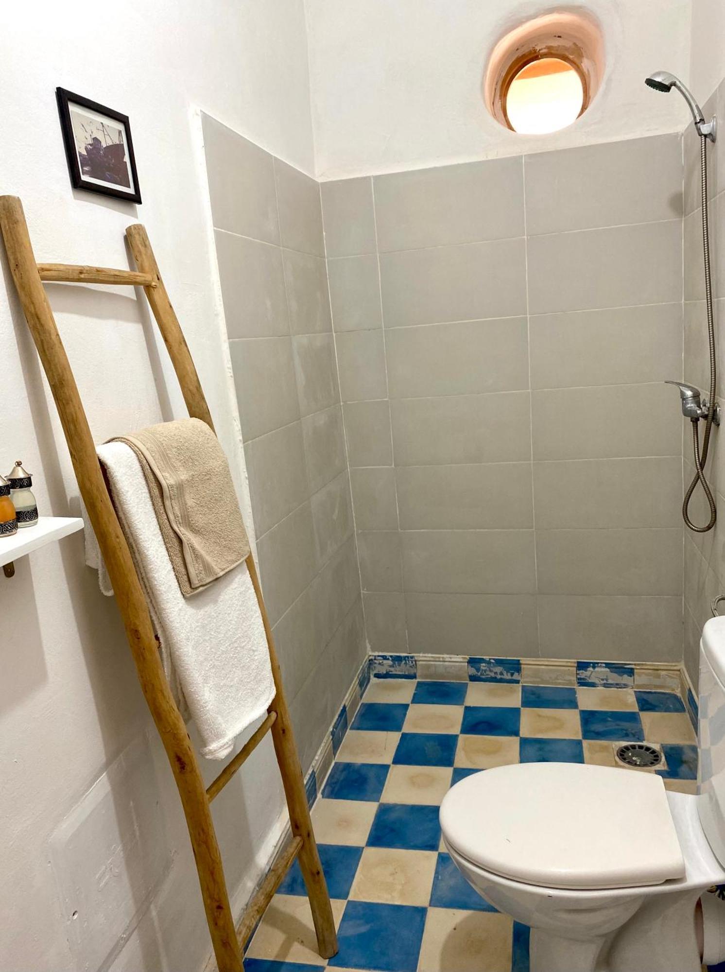 דירות אסאוירה Adam House מראה חיצוני תמונה